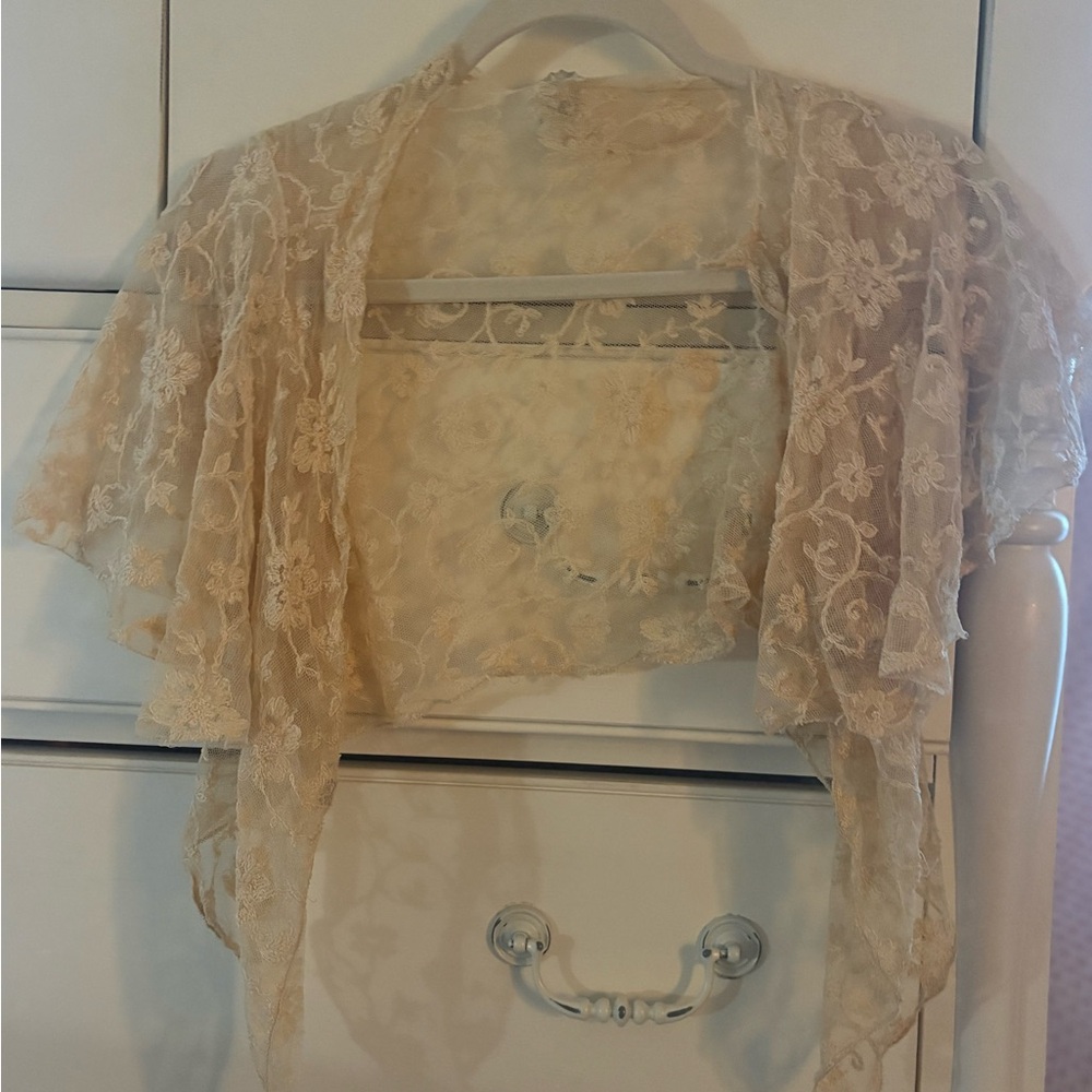 Vintage Sheer Lace Bolero Shrug in Soft Cream